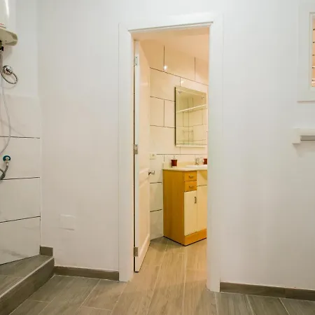 Very Quiet With Wifi Apartment *